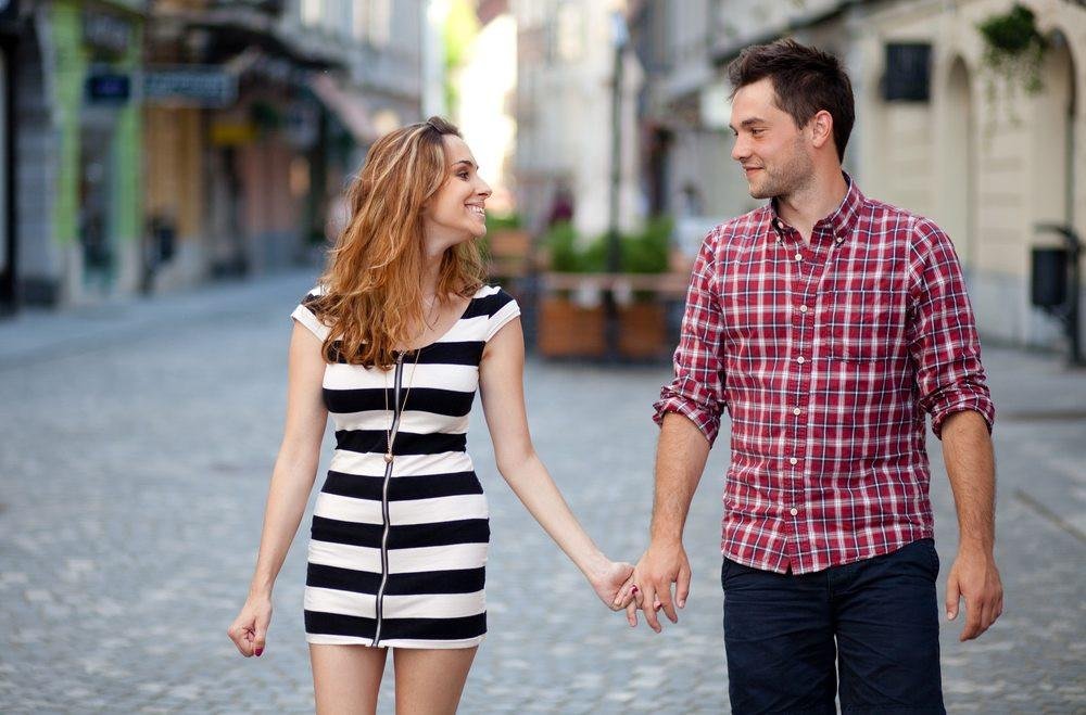 How To Be A GOOD Girlfriend In A Relationship